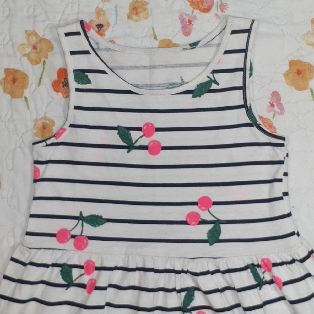 H&M Dress 🍒 🍒 Super Cute GREAT CONDITION Size 2-4 Years - Picture 2 of 8